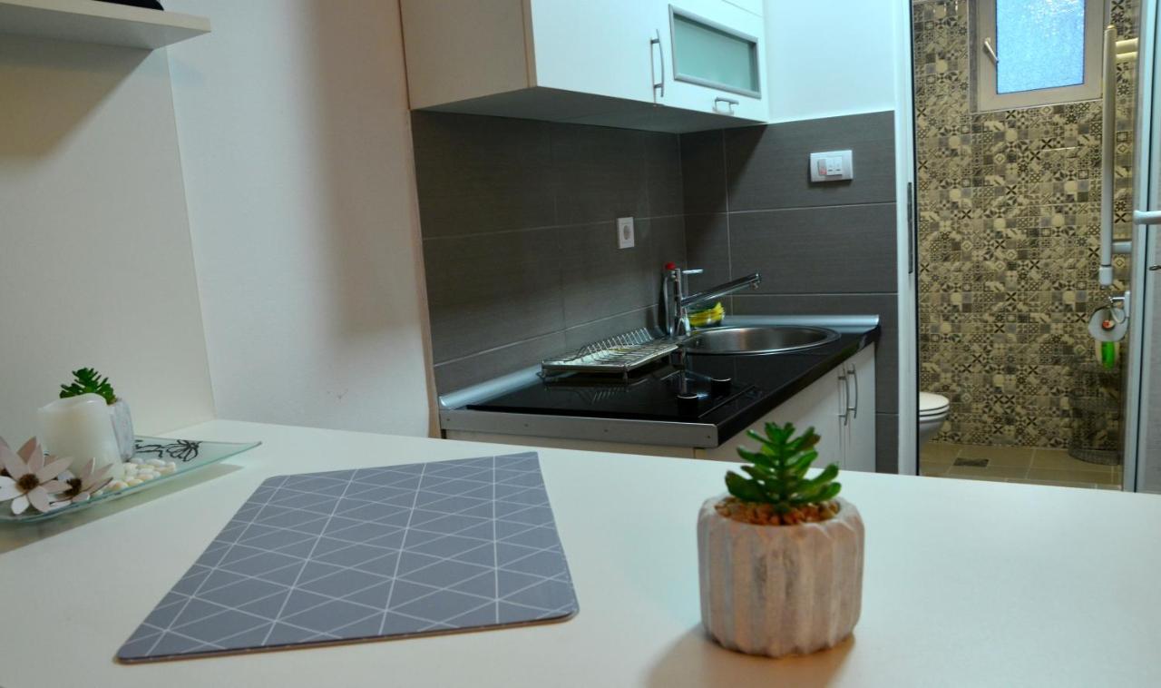 Iva Studio-Apartment Kladovo Buitenkant foto
